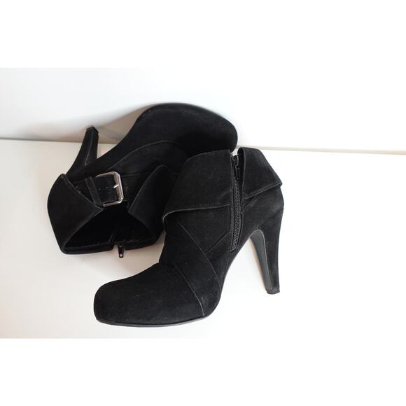 Shoe Boots/ 4" heel Black Buckle Velvety Fabric Womens Size 9 - Picture 7 of 9
